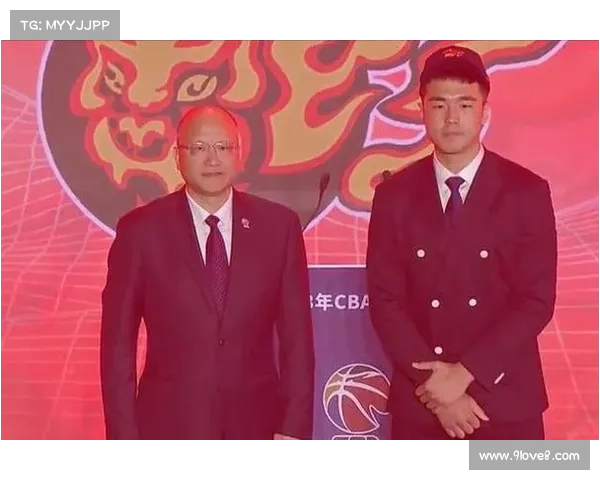广东男篮与张文逸达成一年C类合同续约意向 双方继续携手征战新赛季 广东男篮与张文逸达成一年C类合同续约意向 双方继续携手征战新赛季